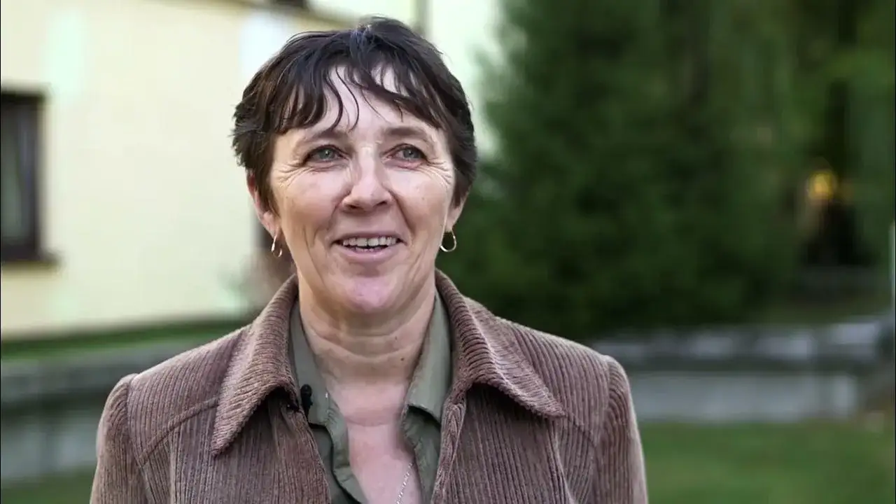 Zdjęcie Opiekunka środowiskowa co robi? Poznaj jej kluczowe zadania i wsparcie