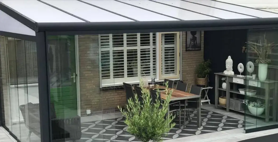 Zdjęcie Najlepsze sposoby zabudowy ścian tarasu – praktyczne i trwałe rozwiązania