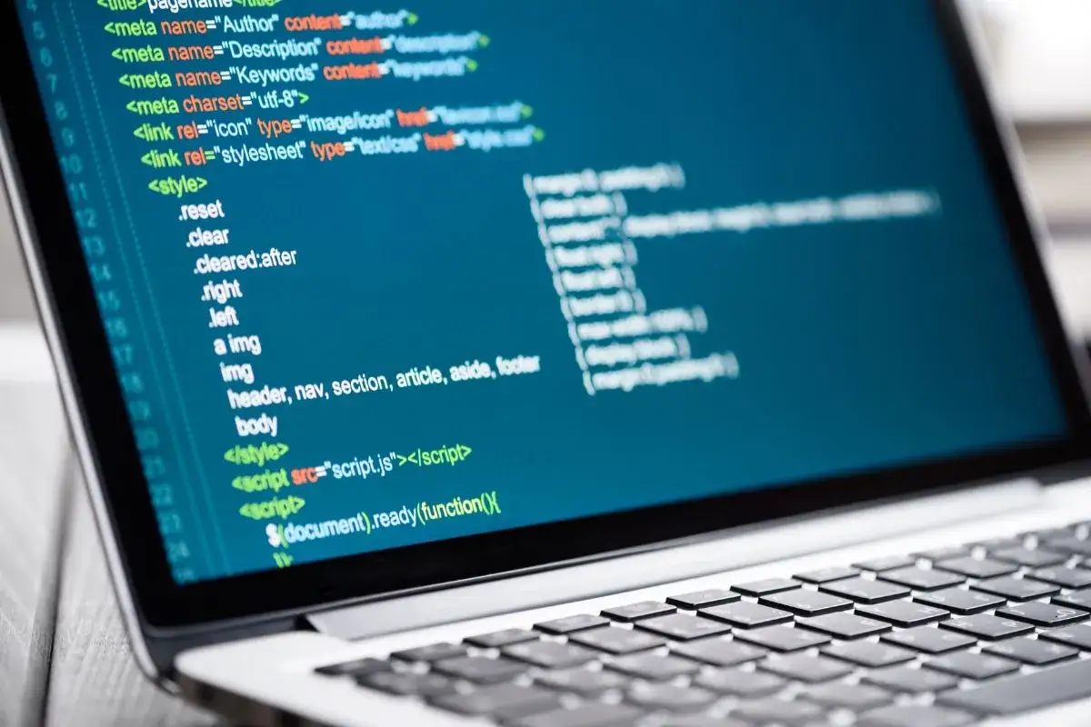 Zdjęcie Co to jest hr w HTML? Poznaj jego zastosowanie i stylizację