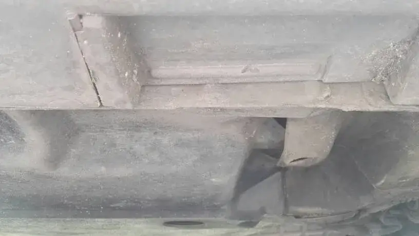 Zdjęcie Mazda 6 gdzie podłożyć lewarek, aby uniknąć uszkodzeń podwozia