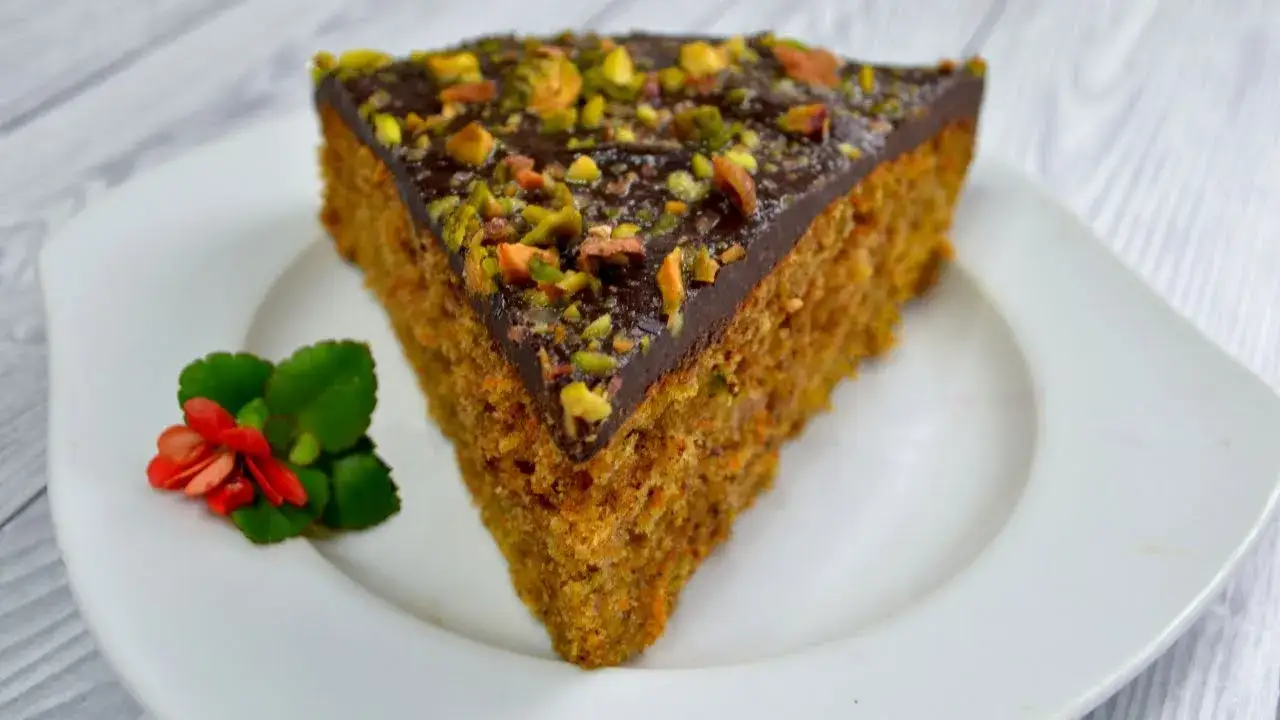 Zdjęcie Najlepsze ciasto marchewkowe z pistacjami - przepis krok po kroku