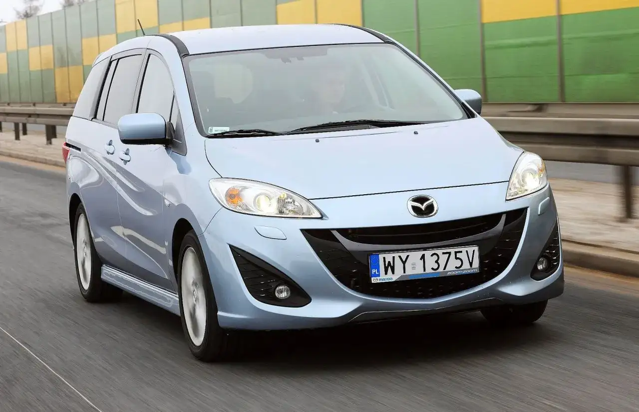 Zdjęcie Jakie jest spalanie Mazda 5? Opinie użytkowników i zużycie paliwa