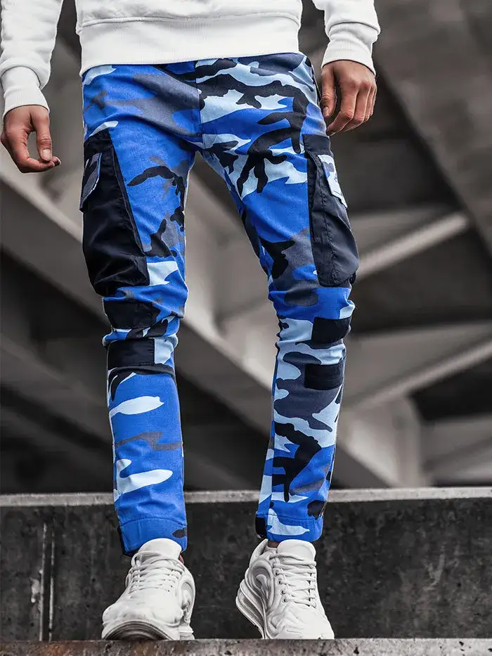 Zdjęcie Spodnie moro: 7 stylizacji męskich, które musisz znać