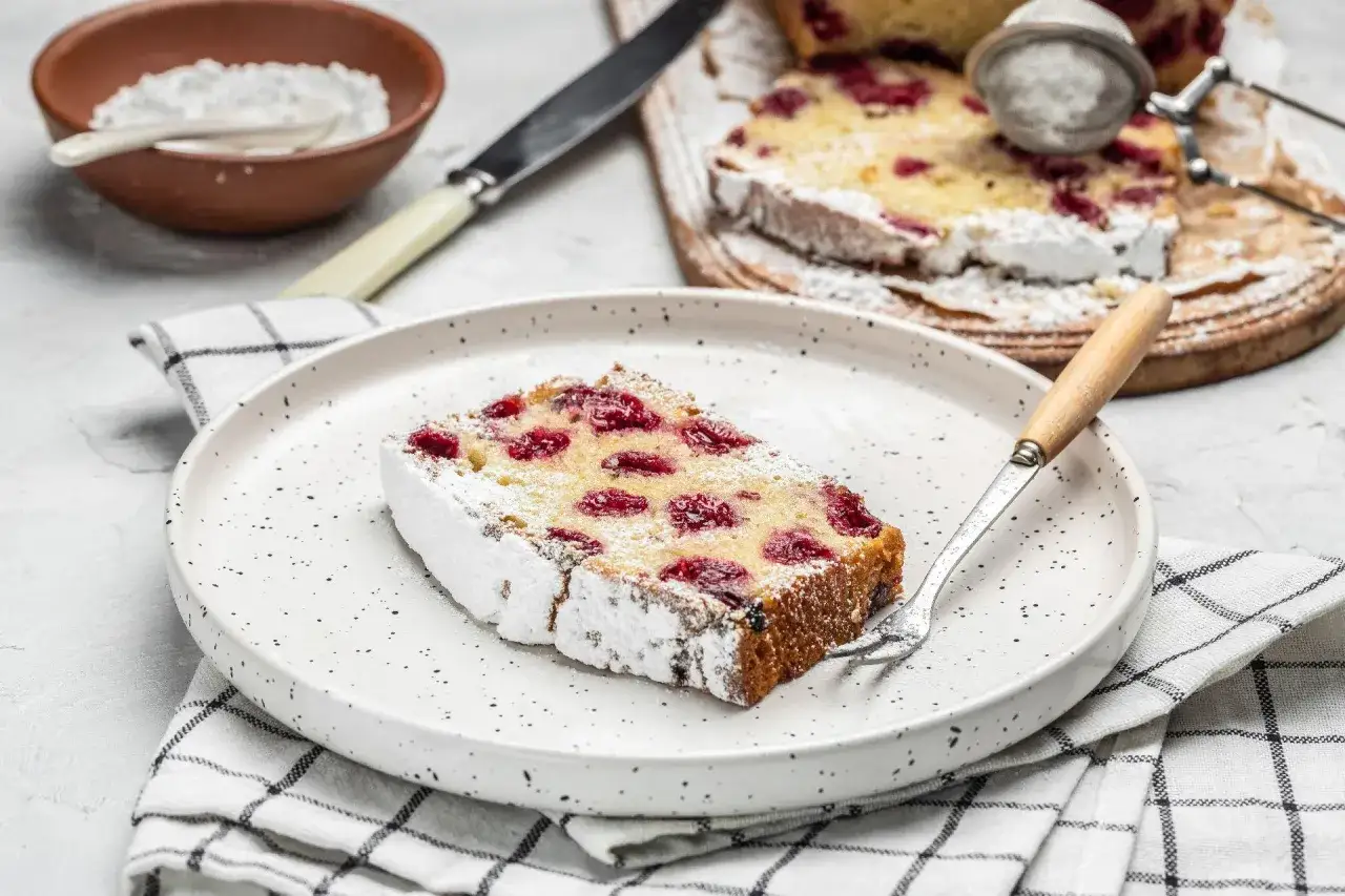 Zdjęcie Przepis na pyszne ciasto z wiśniami, które zachwyci każdego smakosza