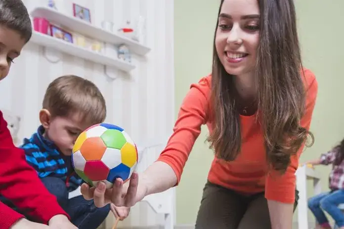 Zdjęcie Czy praca w żłobku jest fajna? Oto prawda o tej pracy