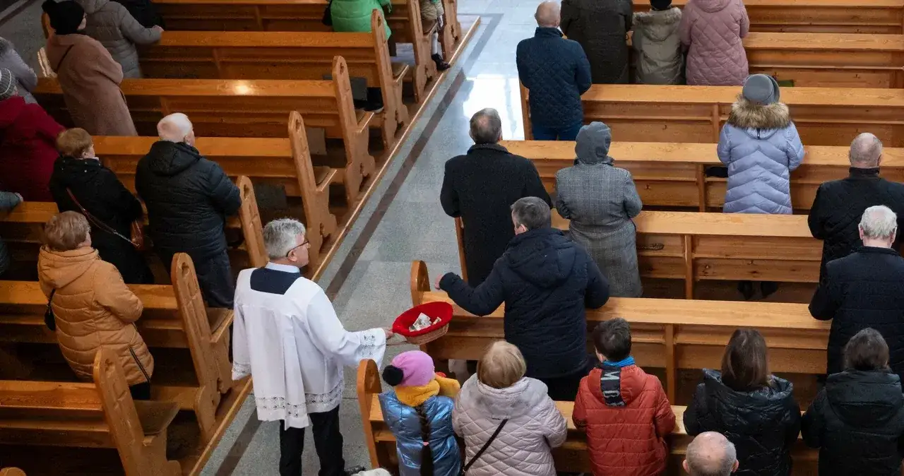 Zdjęcie Czy 3 maja trzeba iść do kościoła? Prawda o obowiązku uczestnictwa