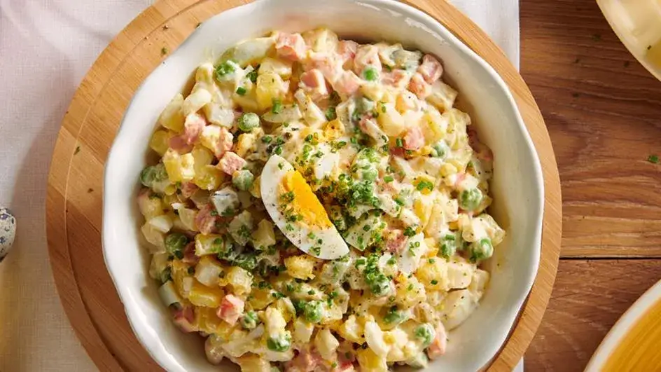 Zdjęcie Sałatka jarzynowa ile może stać? Sprawdź, by uniknąć zepsucia