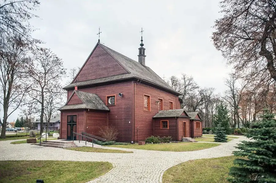 Zdjęcie Kościół gdzie kręcą Ojca Mateusza – odkryj jego prawdziwą lokalizację