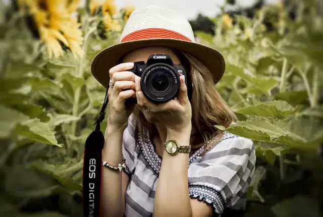 Zdjęcie Na czym polega praca fotografa? Odkryj tajniki zawodu i wyzwania