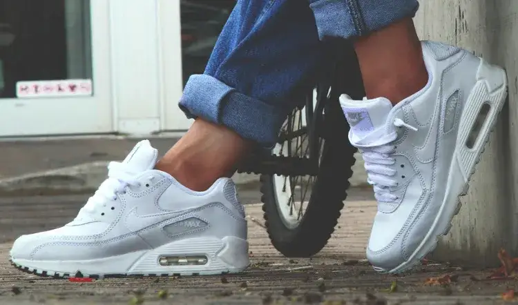 Zdjęcie Stylowe air max stylizacje męskie, które podbiją każdą przestrzeń miejską