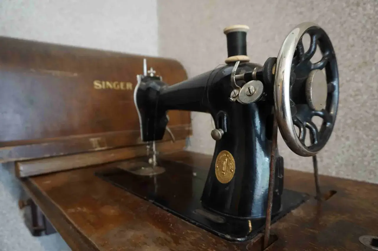 Zdjęcie Kto wynalazł maszynę do szycia? Poznaj kluczowych wynalazców