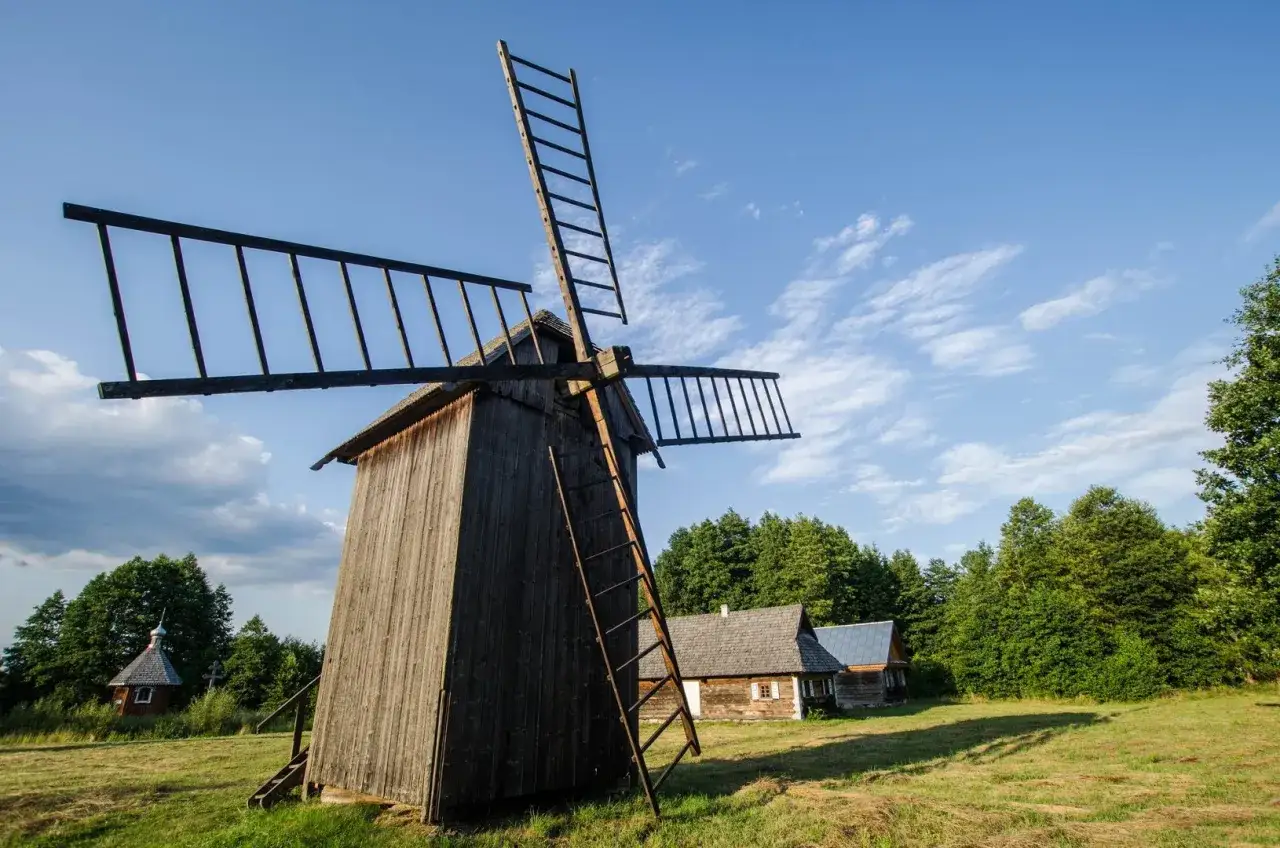 Zdjęcie Skansen Białowieża: Fascynująca historia i atrakcje, które musisz poznać