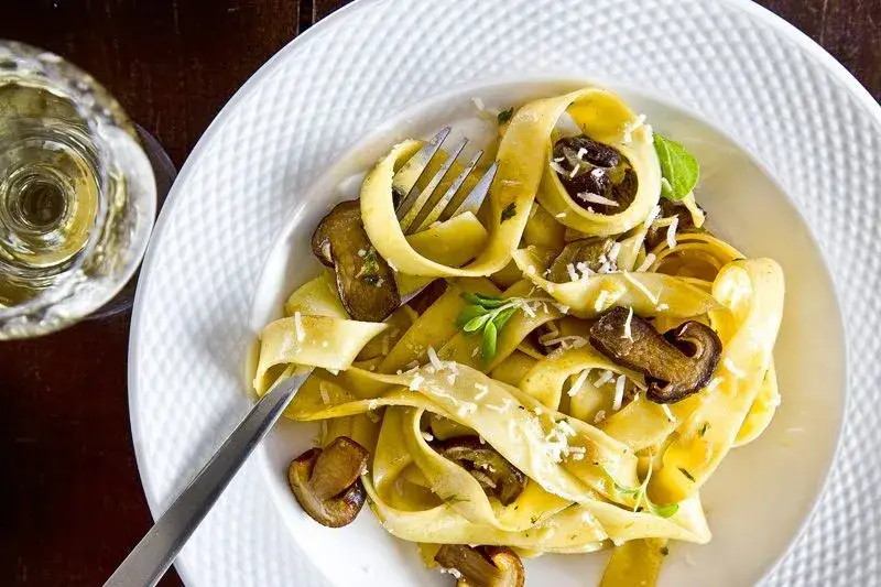 Zdjęcie Penne funghi: Proste przepisy na pyszny makaron z grzybami