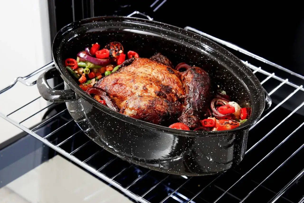 Zdjęcie Idealna temperatura pieczenia mięsa w piekarniku dla soczystych dań