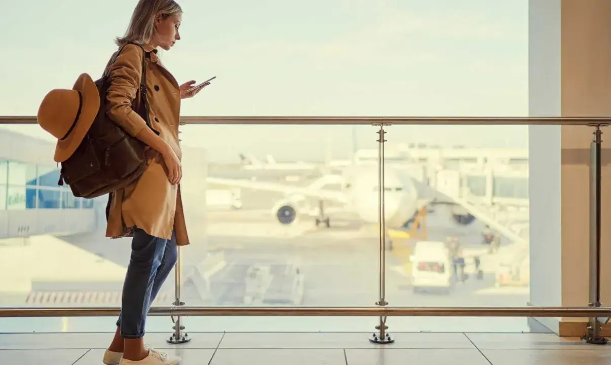 Zdjęcie Outfits para viajar en avión: comodidad y estilo sin sacrificar nada