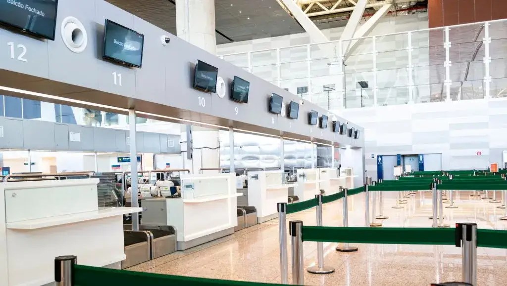 Zdjęcie Ile jest terminali na lotnisku Chopina? Odkryj ważne informacje