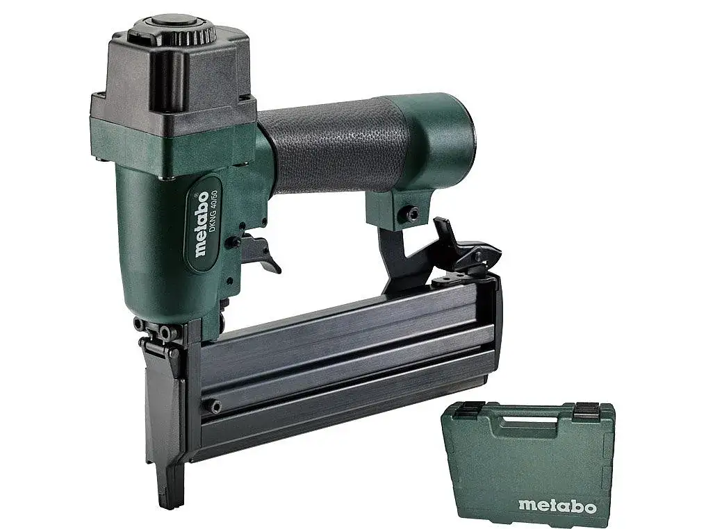 Zdjęcie Jaka gwoździarka do boazerii? Kluczowe informacje i porady na zakup