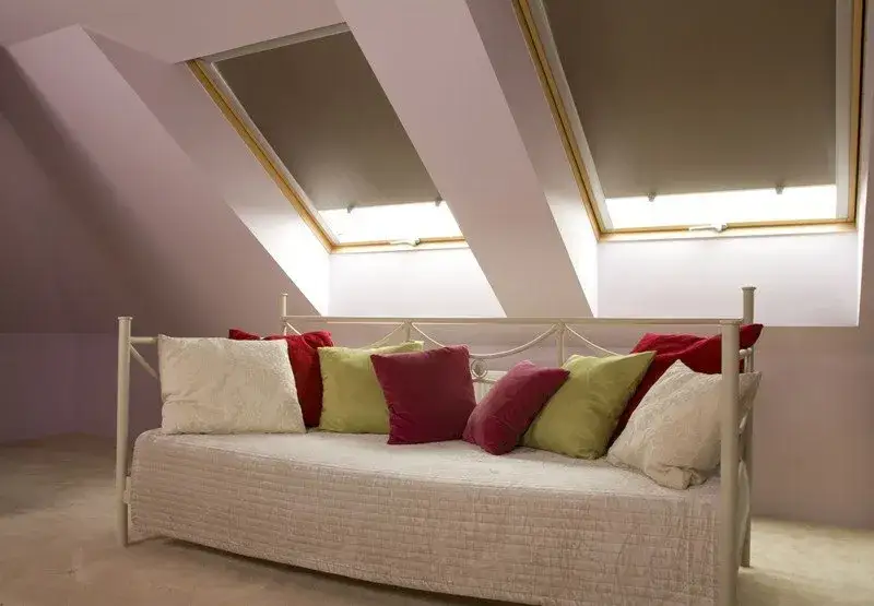 Zdjęcie Jak dobrać idealne rolety na skośne okna i jakie opcje są najlepsze