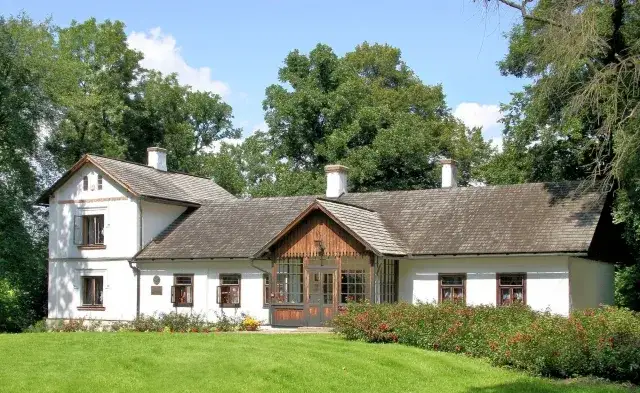 Zdjęcie Dworek Marii Konopnickiej - historia, muzeum i aktualne wydarzenia