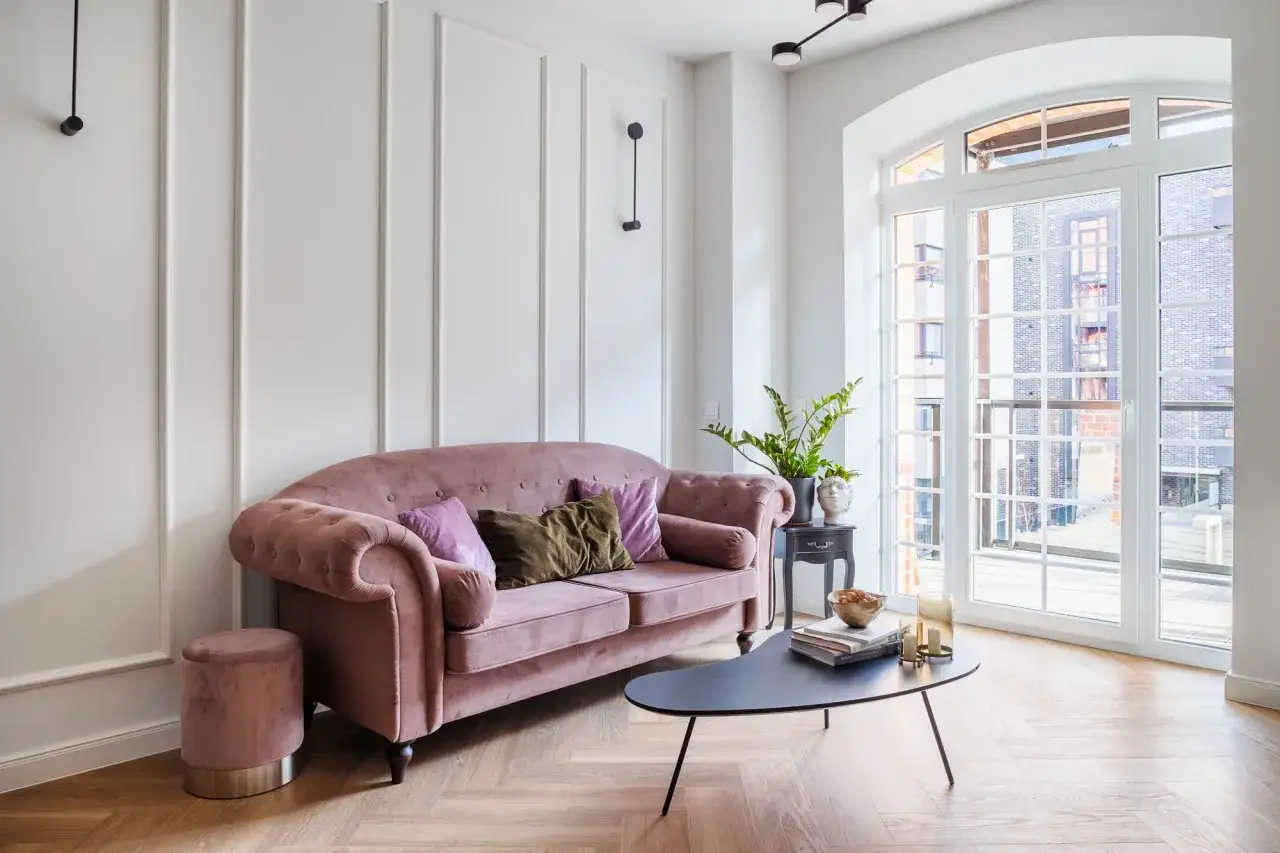 Zdjęcie Czy sztukateria jest modna? Odkryj trendy i zalety w aranżacji wnętrz