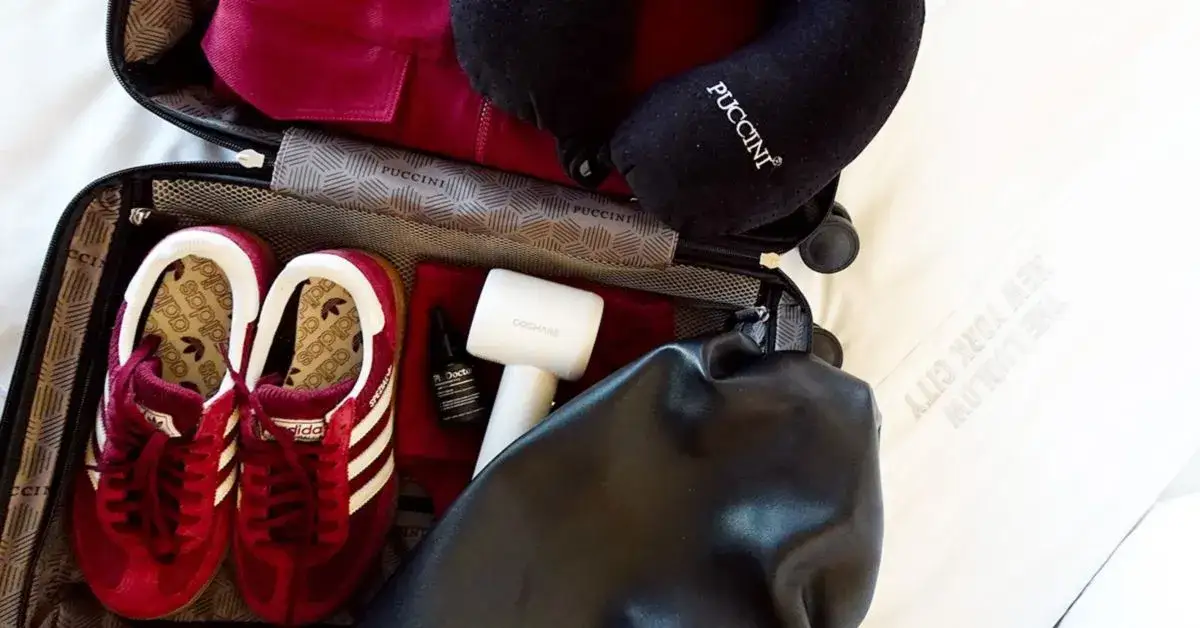 Zdjęcie Jak spakować walizkę na lot samolotem, aby uniknąć problemów?