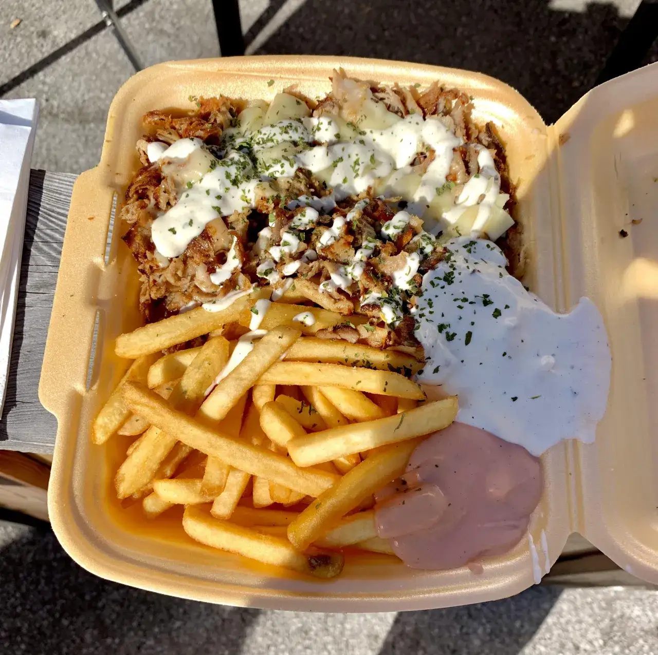 Zdjęcie Ile kalorii ma kebab box z frytkami? Sprawdź, co naprawdę jesz