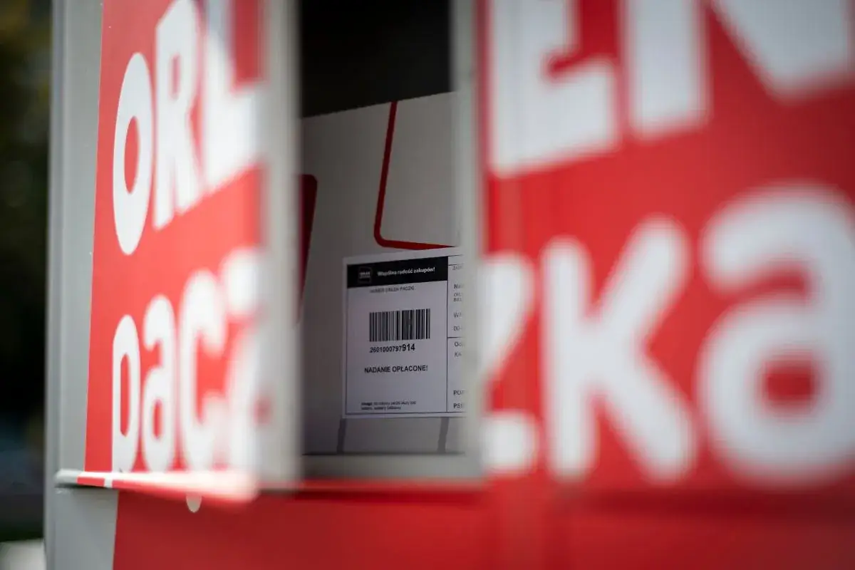 Zdjęcie Gdzie znaleźć punkty ORLEN Paczka? Odbierz paczkę bez problemu
