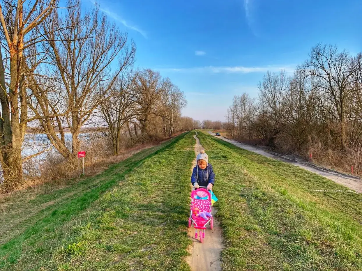 Zdjęcie Gdzie na spacer w Warszawie? Aż 7 malowniczych tras dla rodzin