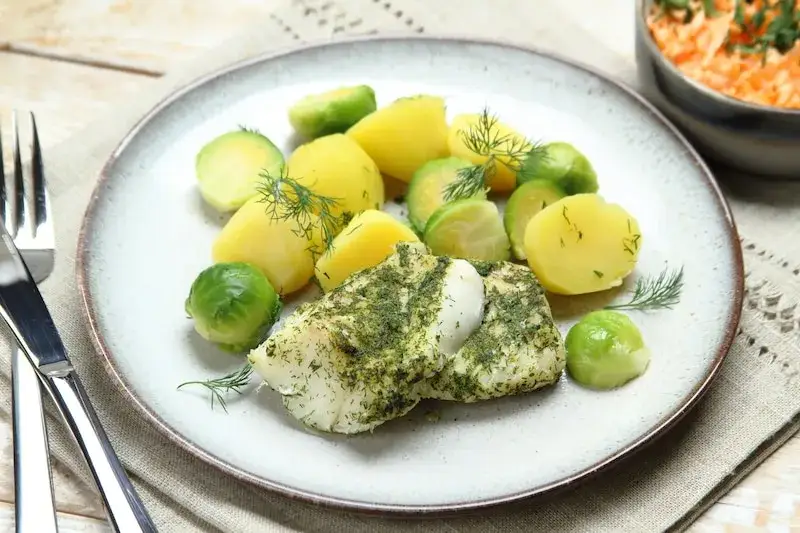 Zdjęcie Jak ugotować rybę na parze bez parowaru – proste i szybkie metody