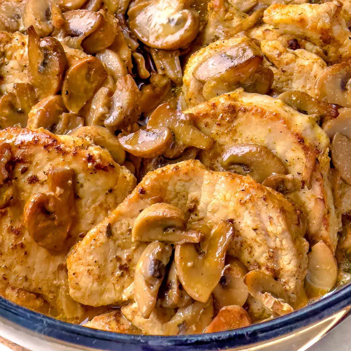 Zdjęcie Jak zrobić schab z pieczarkami - prosty przepis na pyszne danie