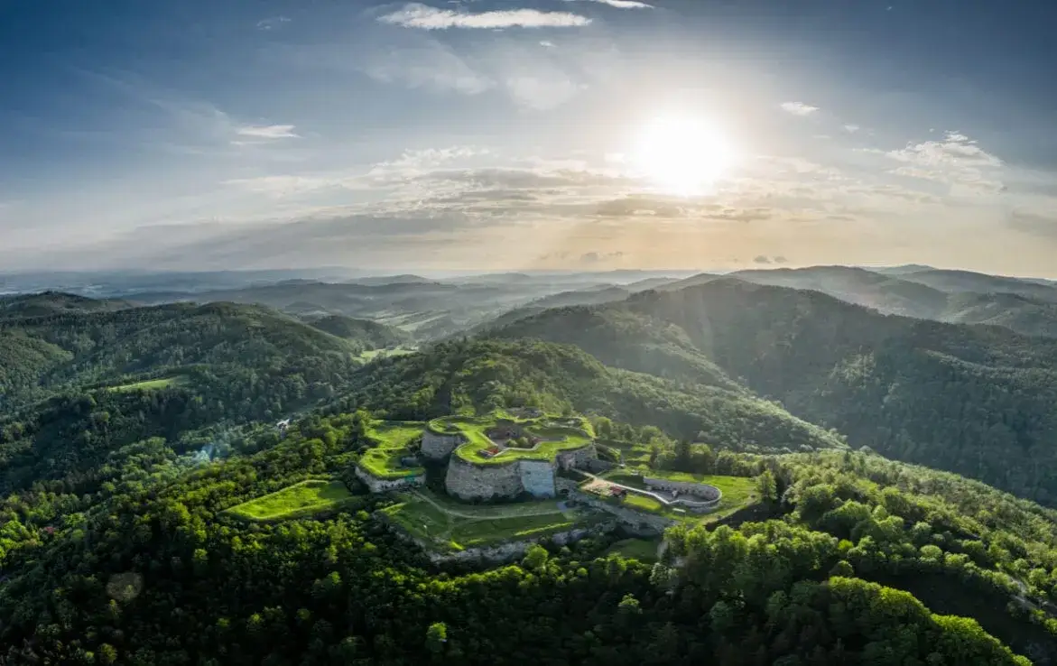 Zdjęcie Góry Sowie: Gdzie nocleg, aby cieszyć się przygodą i naturą