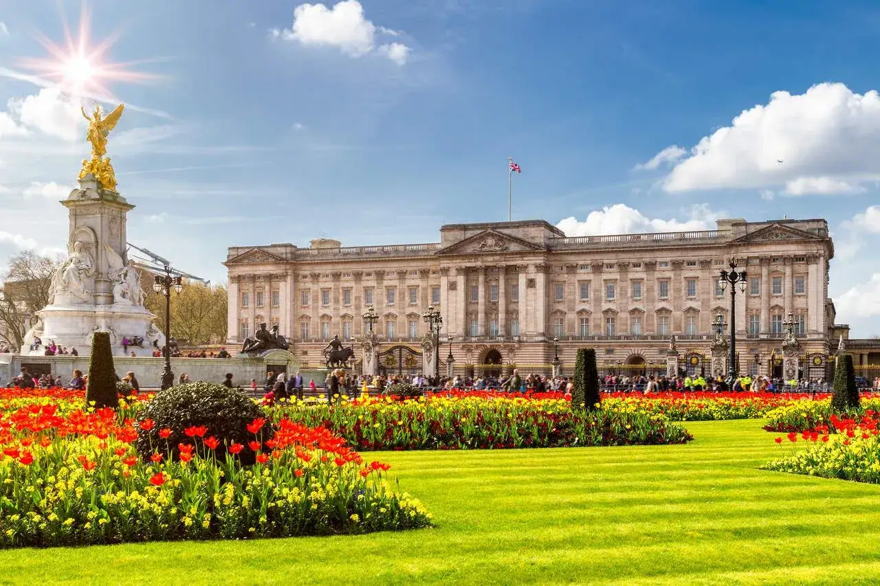 Zdjęcie Pałac Buckingham w Londynie - zwiedzanie, zamek królewski, historia | London