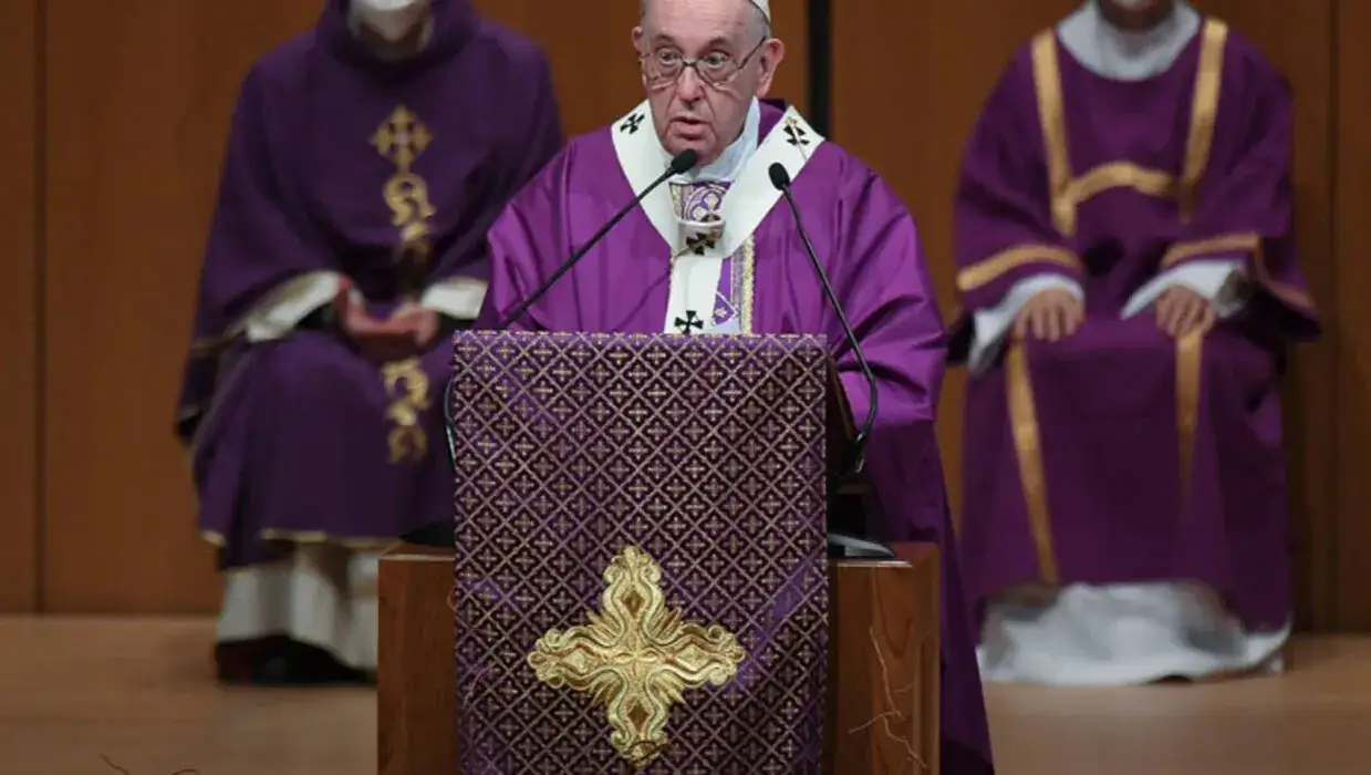 Zdjęcie W którym roku został wybrany papież Franciszek? Odkryj jego historię