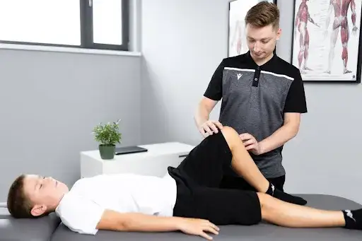 Zdjęcie Jak zmierzyć długość nóg w fizjoterapii i uniknąć problemów zdrowotnych