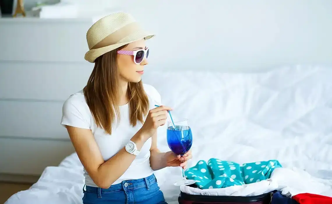 Zdjęcie Ile alkoholu można przewieźć w bagażu rejestrowanym? Oto zasady