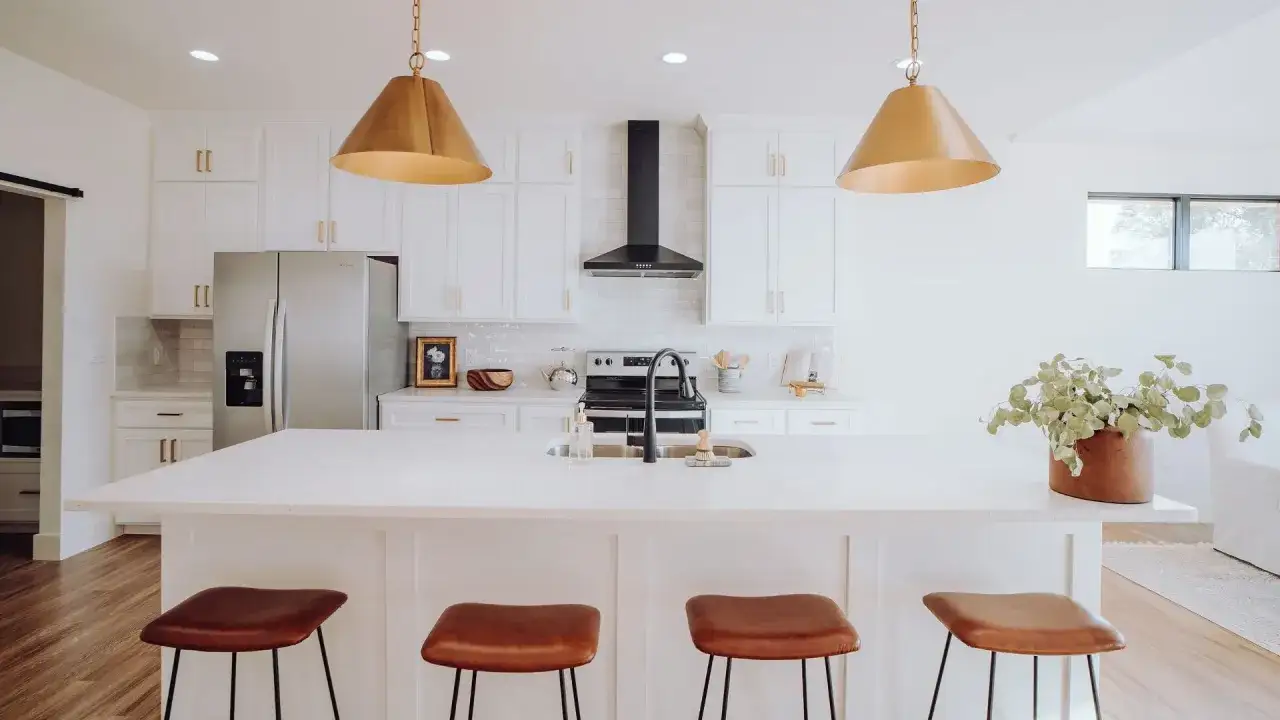 Zdjęcie Jakie kolory ścian pasują do białej kuchni? Odkryj najlepsze opcje