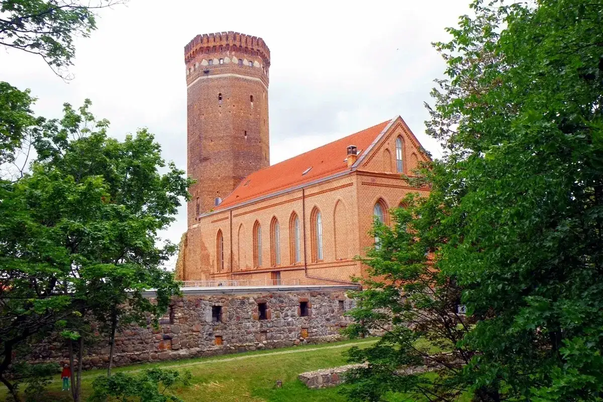 Zdjęcie Zamek w Człuchowie zdjęcia – odkryj fascynującą architekturę i historię