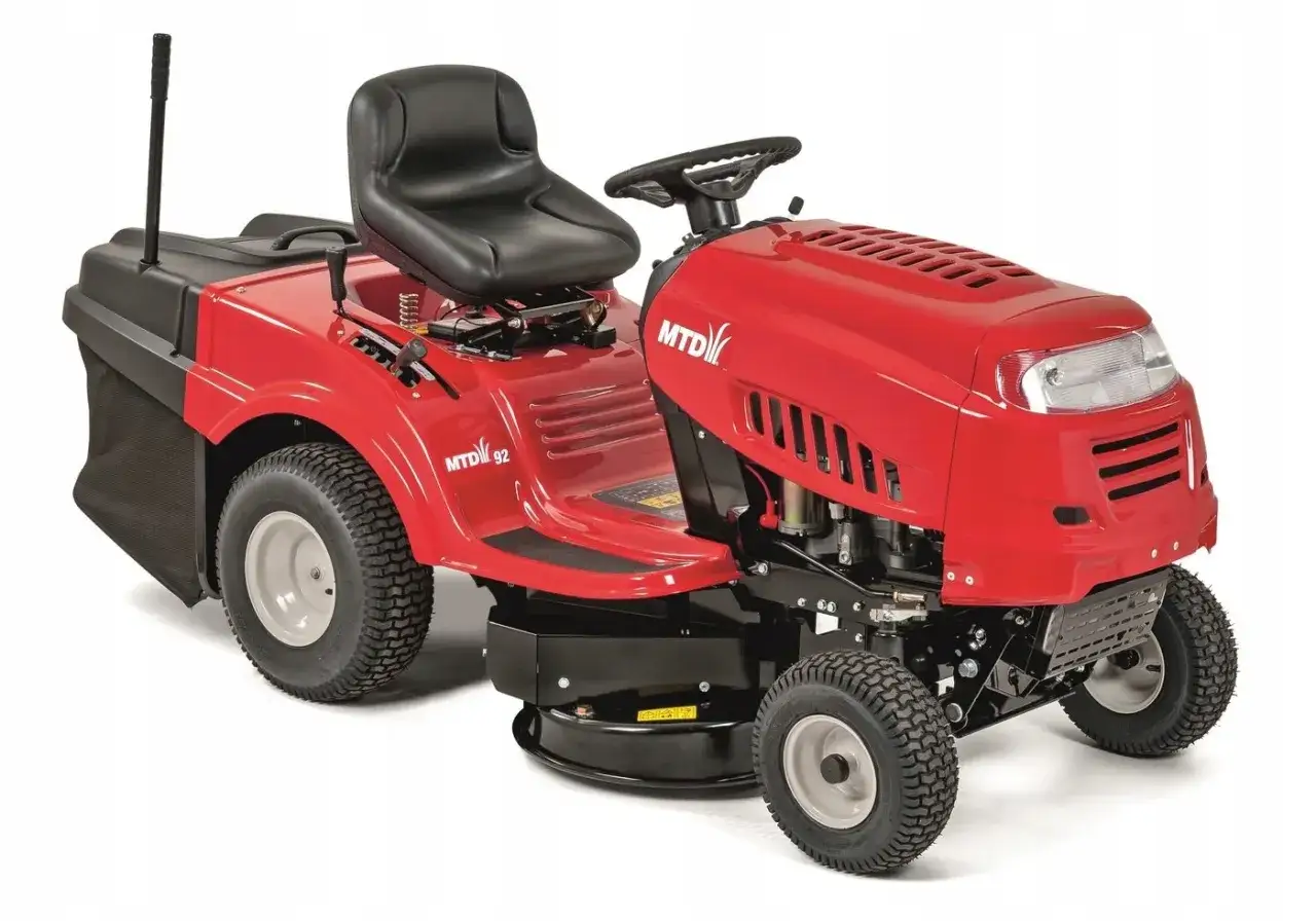 Zdjęcie Jak odpalić traktorek kosiarkę bez rozrusznika - proste metody uruchomienia