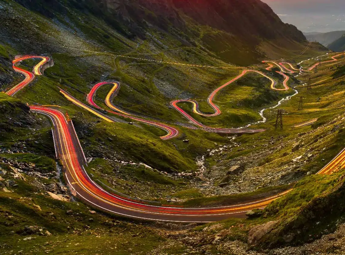 Zdjęcie Najlepsze trasy motocyklowe w Tatrach - uniknij trudnych szlaków