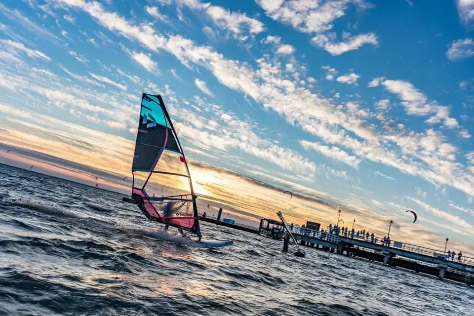 Zdjęcie Jak dobrać żagiel do windsurfingu, aby uniknąć nieprzyjemności na wodzie