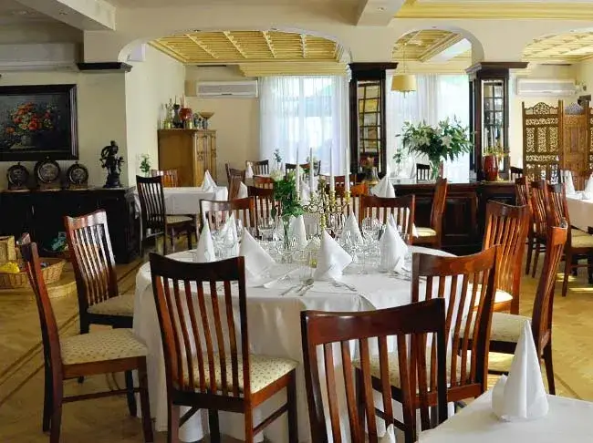 Zdjęcie Kórnik gdzie zjeść: Odkryj najlepsze miejsca na smaczne jedzenie