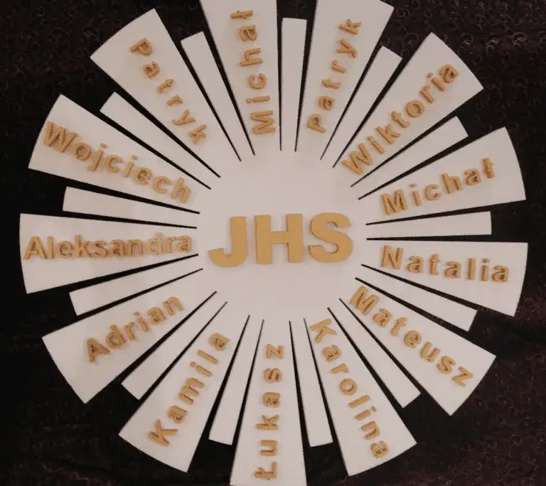 Zdjęcie Chleb styropian: Dekoracyjna ozdoba na uroczystości religijne