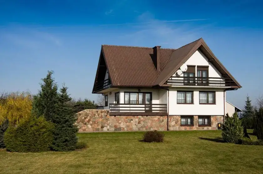 Zdjęcie Ile kosztuje wybudowanie domu 150 m²? Poznaj szczegóły kosztów budowy