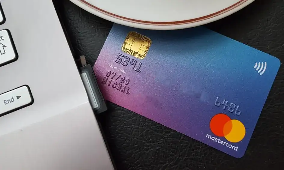 Zdjęcie Karta Revolut: Opinie, Zalety i Wady - Co Warto Wiedzieć?