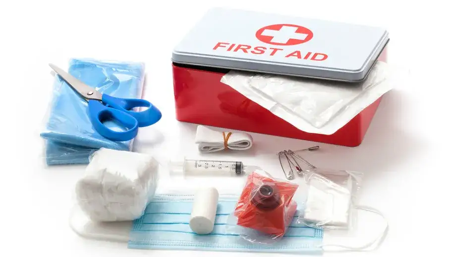 Zdjęcie Czy apteczka jest obowiązkowym wyposażeniem samochodu w Polsce?