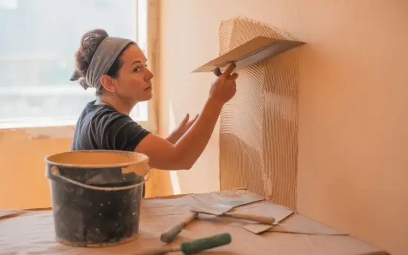 Zdjęcie Ile wody do tynku gipsowego? Proporcje i wskazówki mieszania