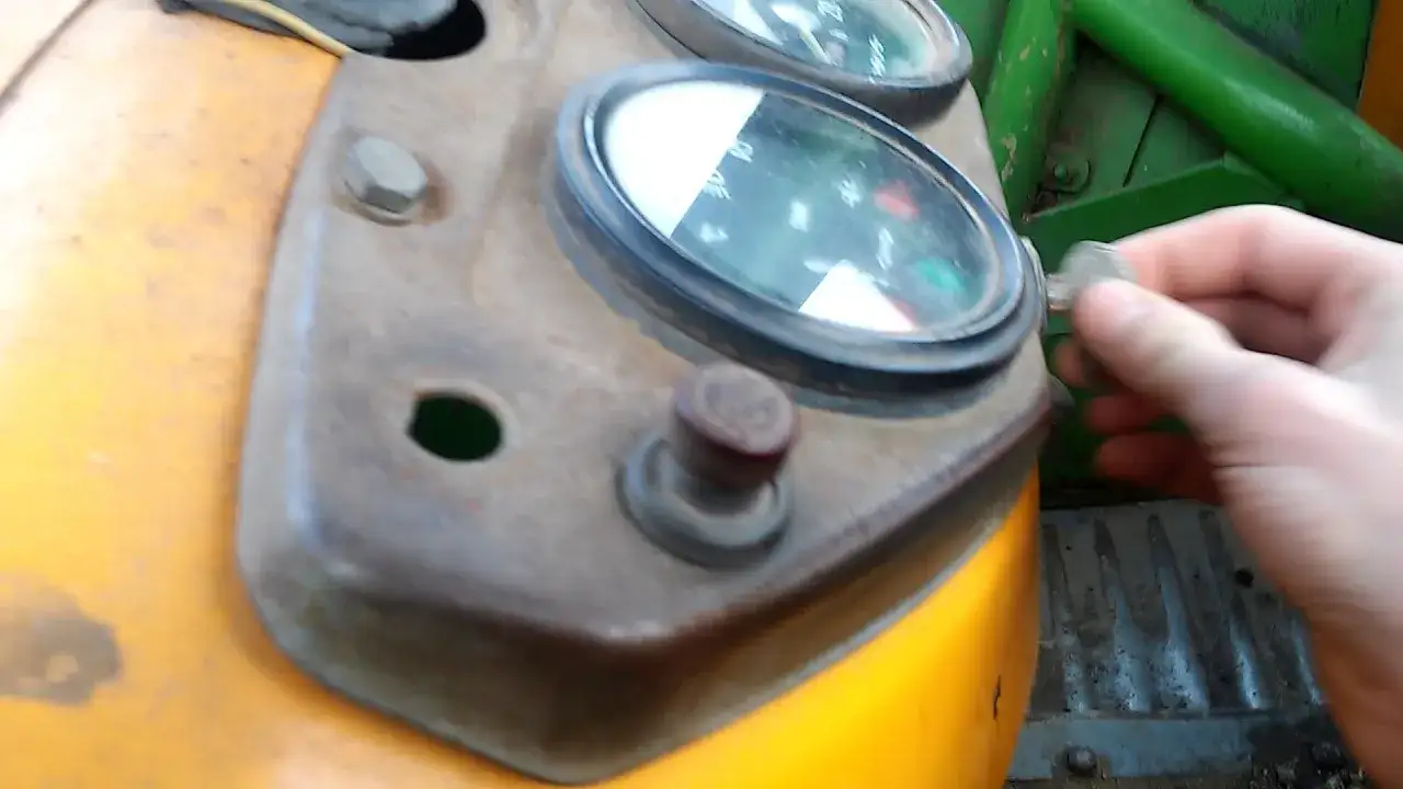 Zdjęcie Jak odpalić ciągnik na krótko - uniknij kosztownych napraw i awarii