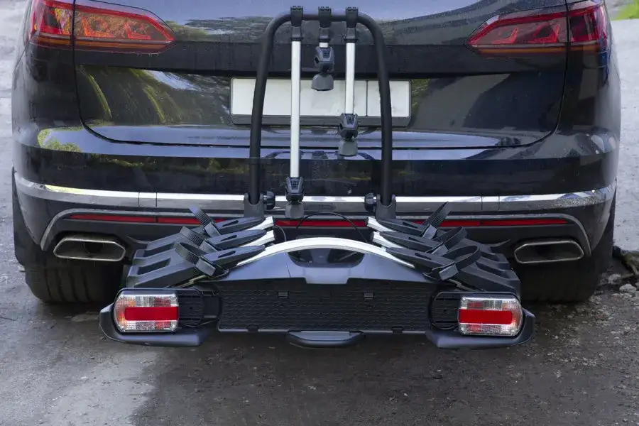 Zdjęcie Jak bezpiecznie przewieźć 4 rowery samochodem, pociągiem lub autobusem