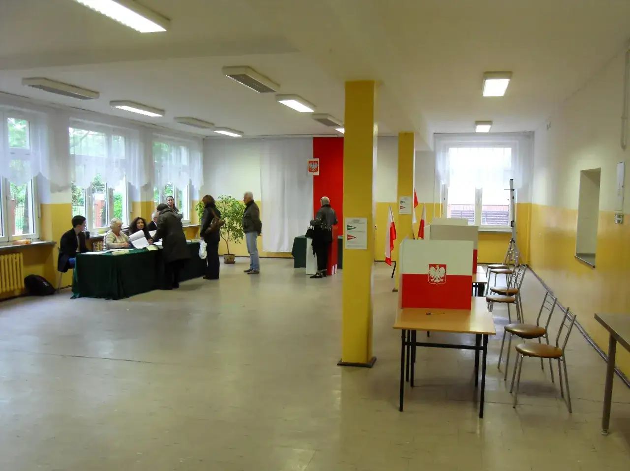 Zdjęcie Ile trwa kandydatura prezydenta? Poznaj czas trwania prezydentury