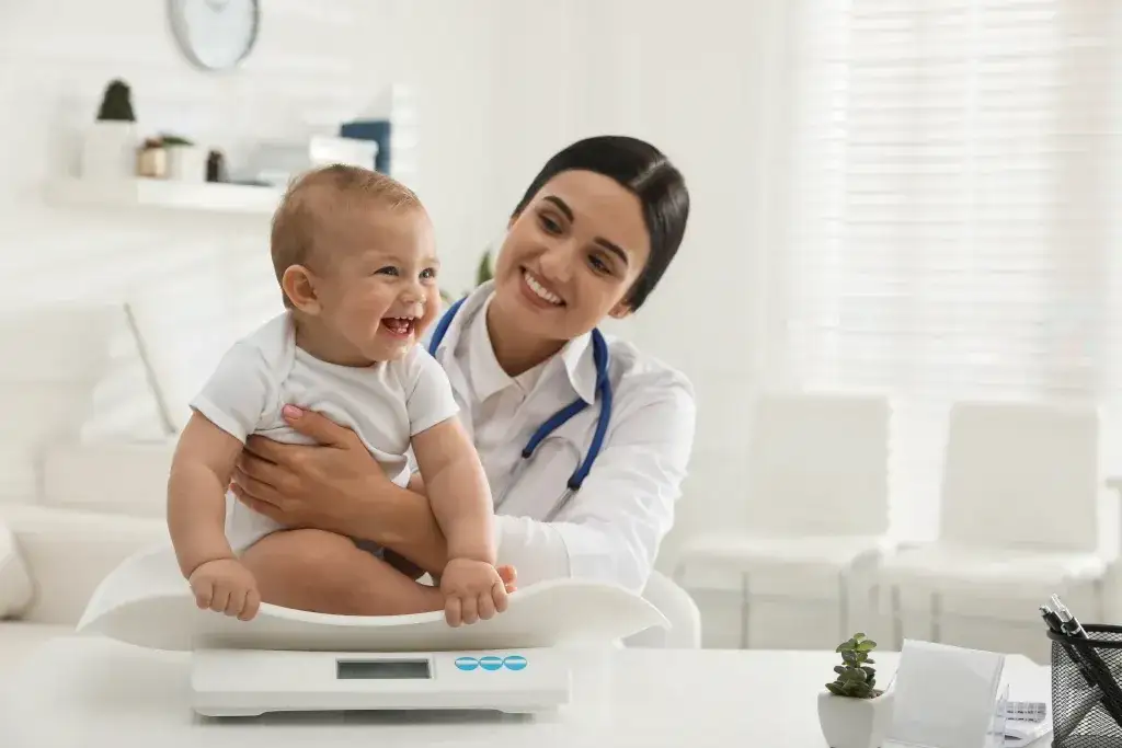 Zdjęcie Ile waży 9 miesięczne dziecko? Sprawdź, co mówią normy wagi